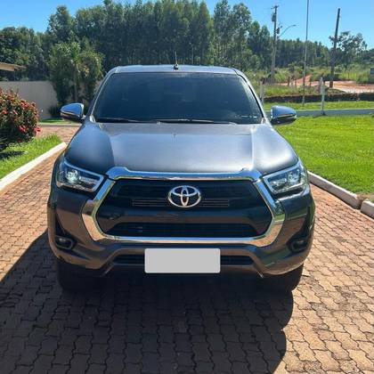 TOYOTA HILUX 2.8 D-4D TURBO DIESEL CD SRV 4X4 AUTOMÁTICO